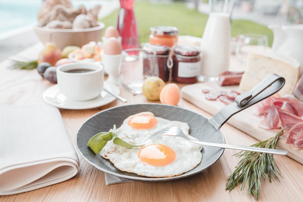Hotel Tiefenbrunn Gardensuites & Breakfast Lana
