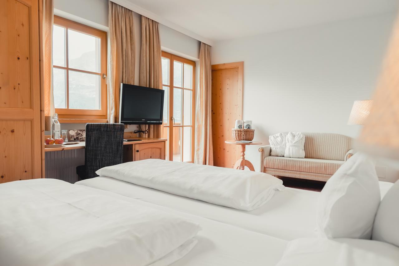 Tiefenbrunn Gardensuites & Breakfast
